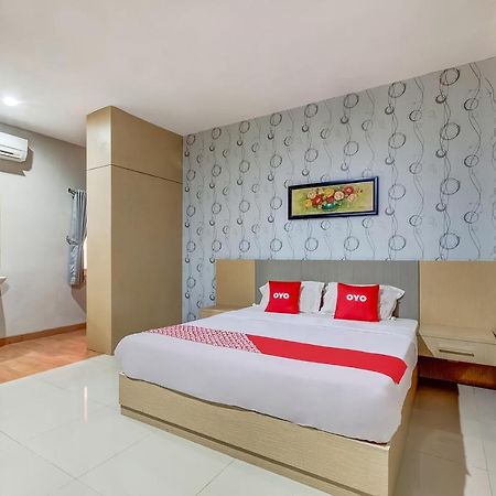 Oyo Flagship 3726 Tembok Batu Residence Tugu Luaran gambar