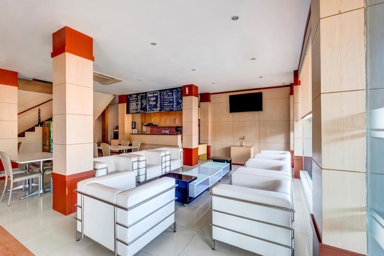 Oyo Flagship 3726 Tembok Batu Residence Tugu Luaran gambar
