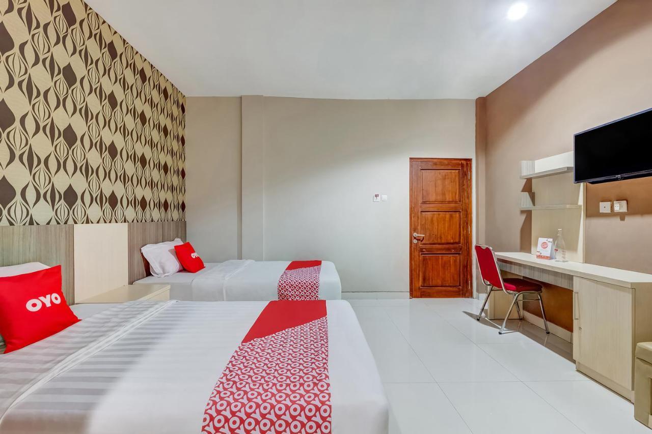 Oyo Flagship 3726 Tembok Batu Residence Tugu Luaran gambar