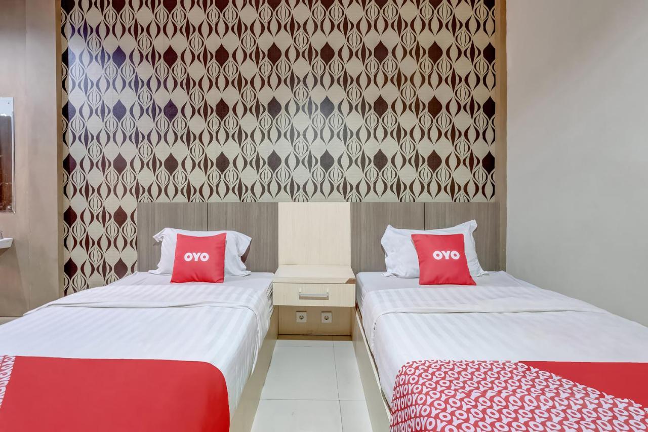 Oyo Flagship 3726 Tembok Batu Residence Tugu Luaran gambar