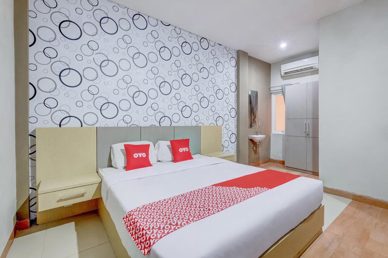 Oyo Flagship 3726 Tembok Batu Residence Tugu Luaran gambar