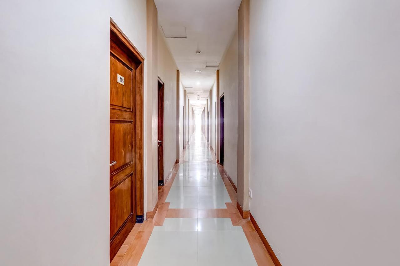 Oyo Flagship 3726 Tembok Batu Residence Tugu Luaran gambar