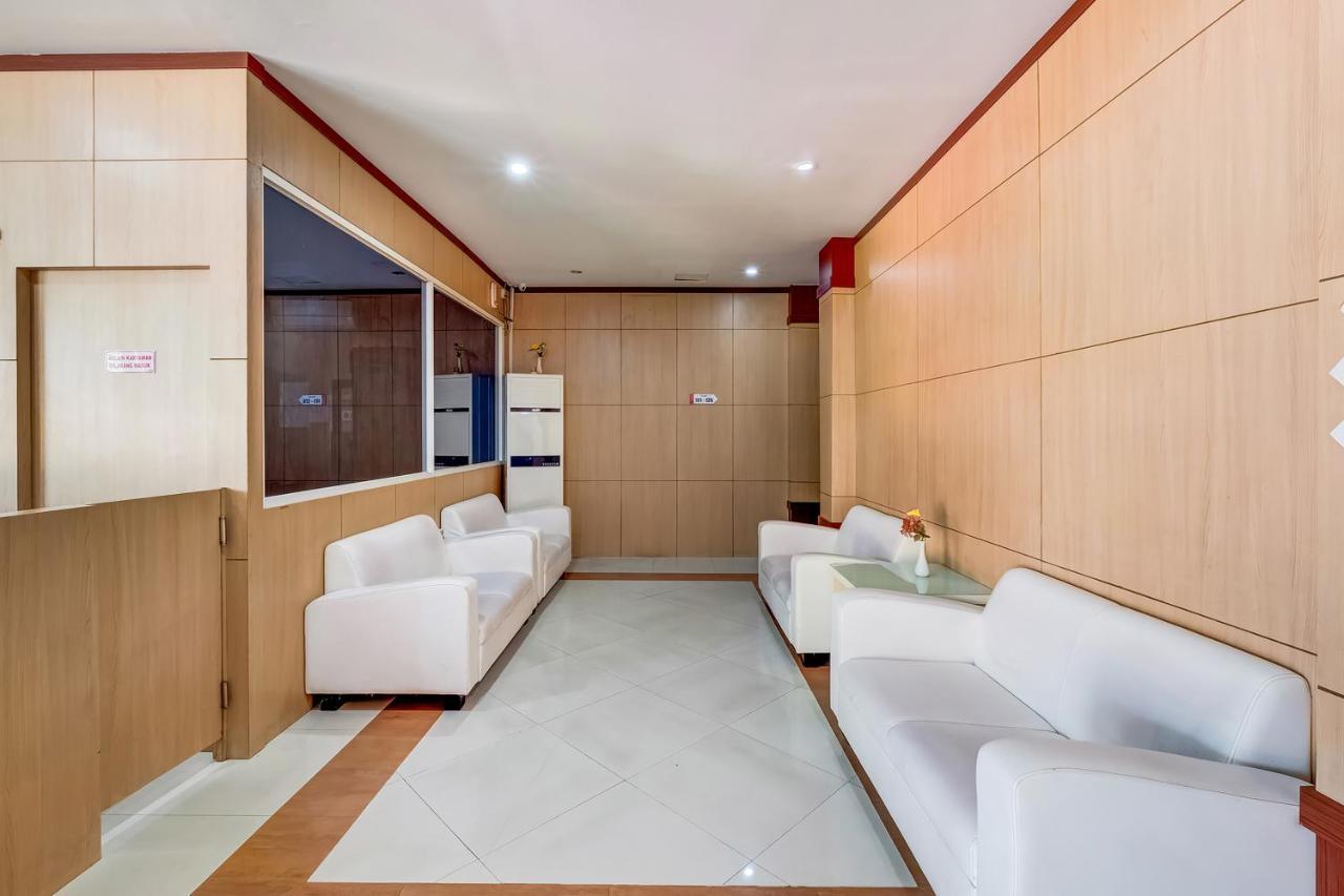 Oyo Flagship 3726 Tembok Batu Residence Tugu Luaran gambar