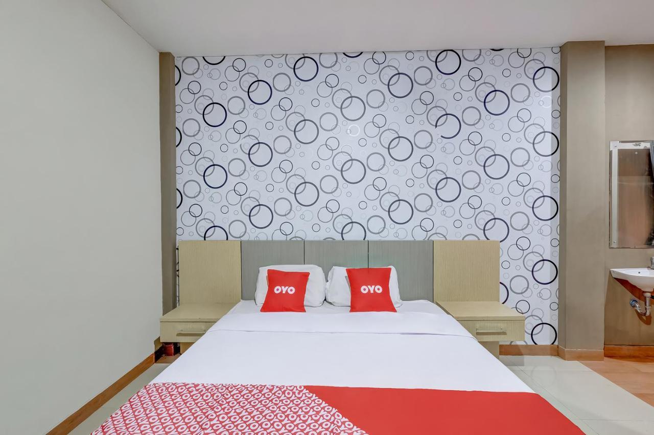 Oyo Flagship 3726 Tembok Batu Residence Tugu Luaran gambar