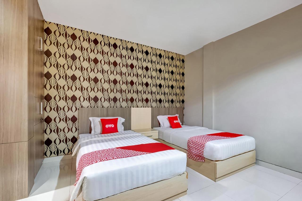 Oyo Flagship 3726 Tembok Batu Residence Tugu Luaran gambar