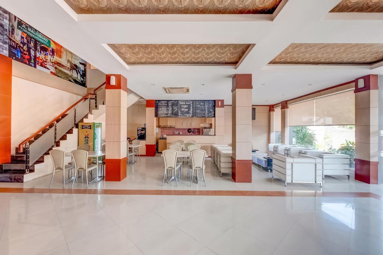 Oyo Flagship 3726 Tembok Batu Residence Tugu Luaran gambar