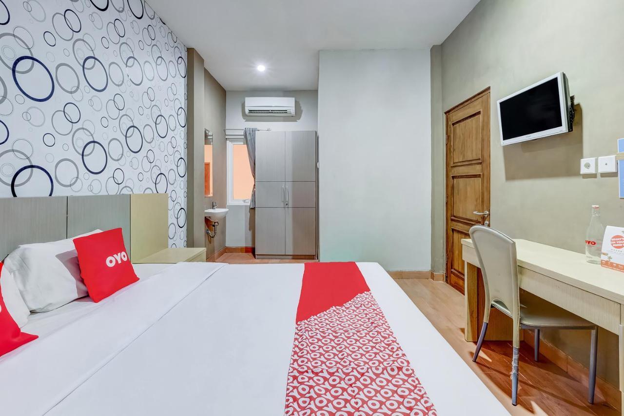 Oyo Flagship 3726 Tembok Batu Residence Tugu Luaran gambar