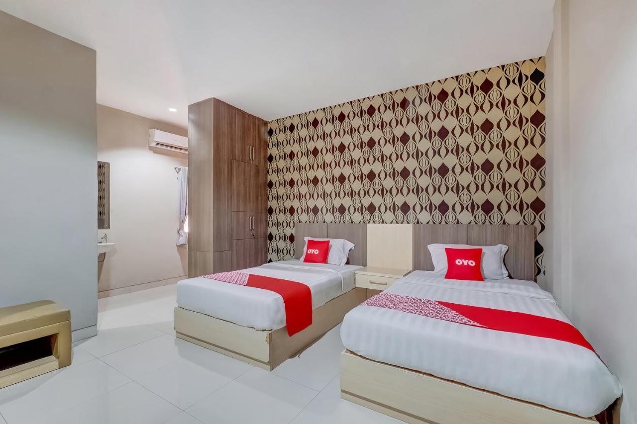 Oyo Flagship 3726 Tembok Batu Residence Tugu Luaran gambar