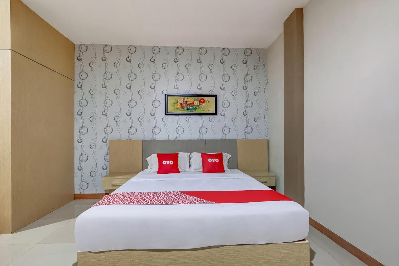 Oyo Flagship 3726 Tembok Batu Residence Tugu Luaran gambar