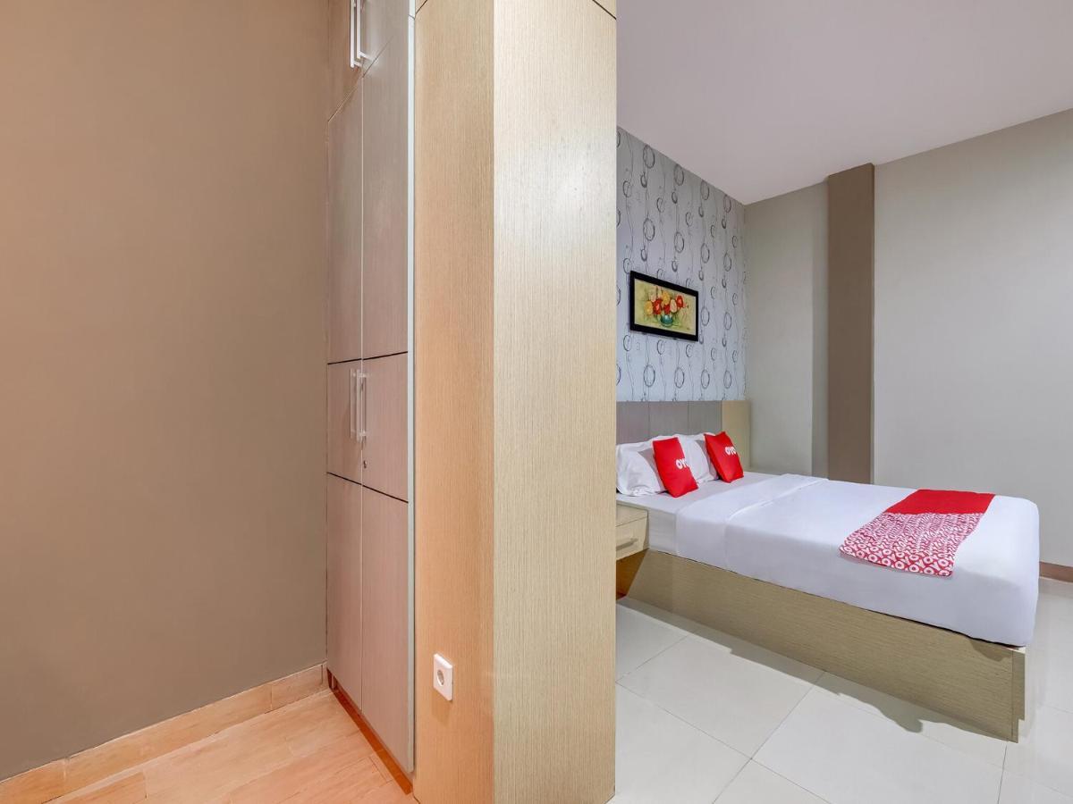Oyo Flagship 3726 Tembok Batu Residence Tugu Luaran gambar