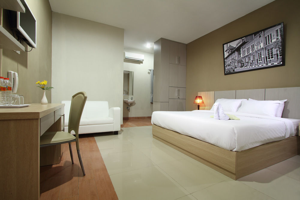 Oyo Flagship 3726 Tembok Batu Residence Tugu Luaran gambar